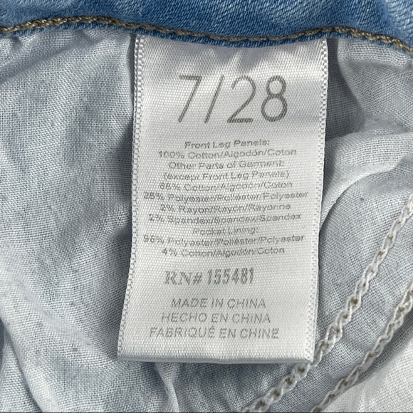 Simple Society Jean Shorts Womens Size 7/28 Distressed Blue Denim - Picture 3 of 9